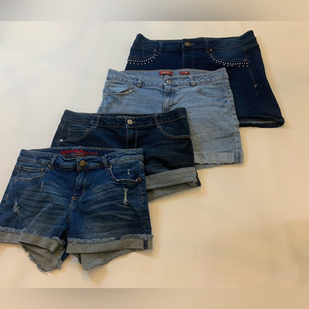Arizona / HG Junior plus shorts, lot of 4, size 16,  16 1/2, some adjustable (Q)